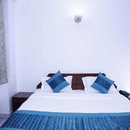 Batra Holiday Home - Couple Friendly Stays Delhi  Bagian luar foto