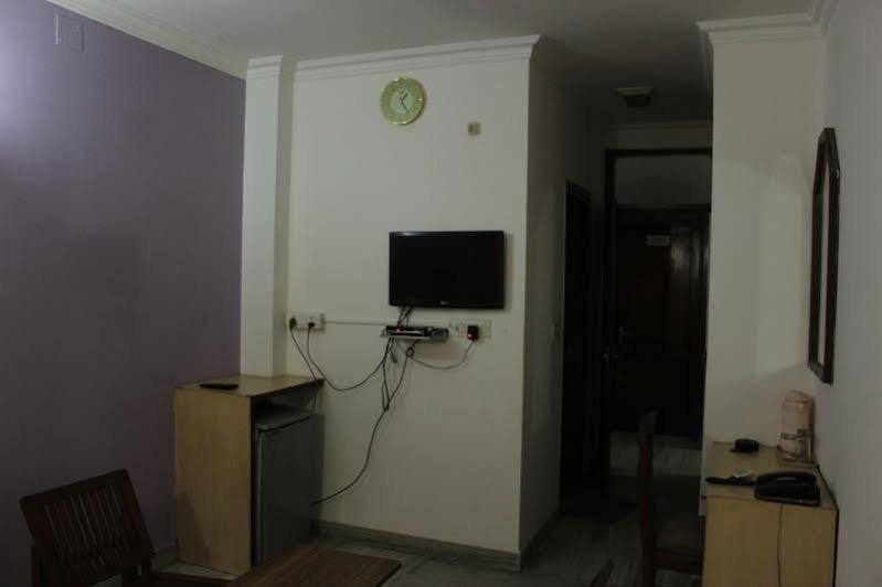 Batra Holiday Home - Couple Friendly Stays Delhi  Bagian luar foto