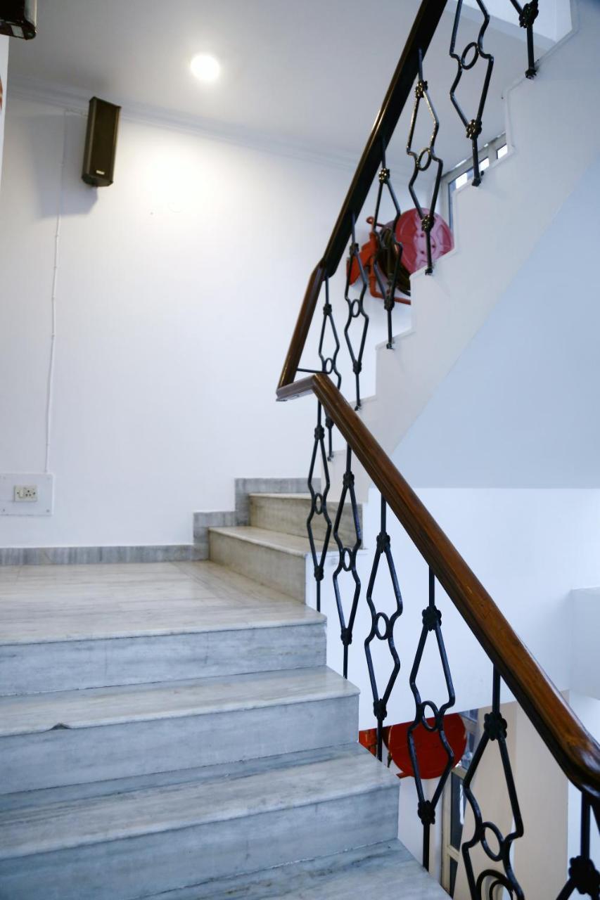 Batra Holiday Home - Couple Friendly Stays Delhi  Bagian luar foto