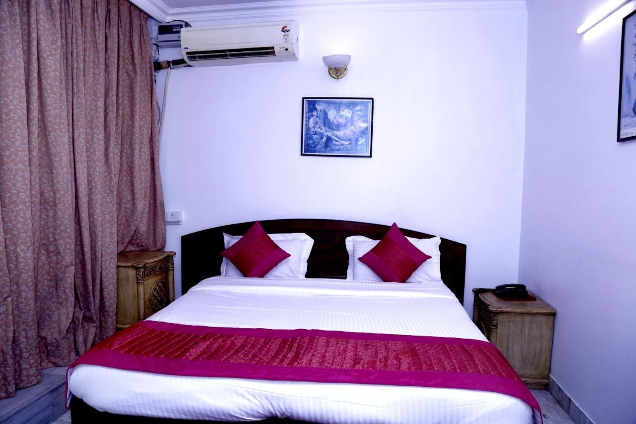 Batra Holiday Home - Couple Friendly Stays Delhi  Bagian luar foto